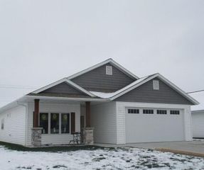 808 BARELA CIR, Centralia, MO 65240