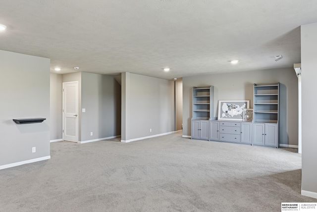 16624 Hanover Street, Bennington, NE 68007