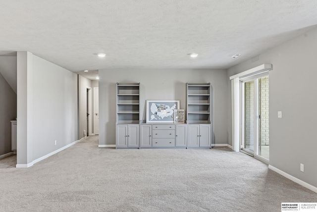16624 Hanover Street, Bennington, NE 68007