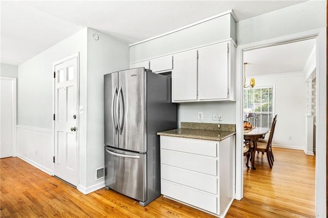 2338 Kings Point Drive, Dunwoody, GA 30338