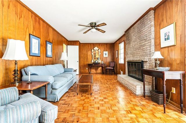 2338 Kings Point Drive, Dunwoody, GA 30338
