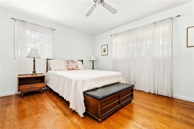 2338 Kings Point Drive, Dunwoody, GA 30338