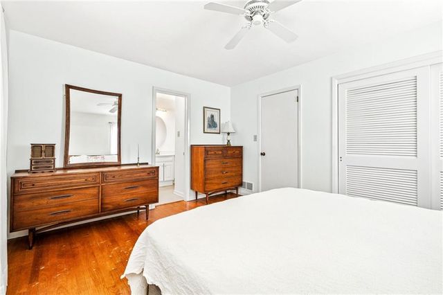 2338 Kings Point Drive, Dunwoody, GA 30338