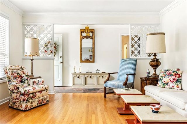 2338 Kings Point Drive, Dunwoody, GA 30338
