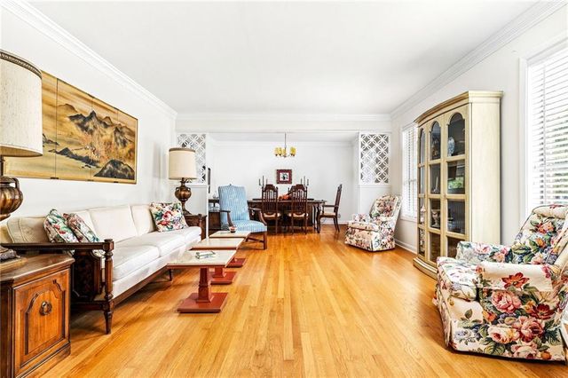 2338 Kings Point Drive, Dunwoody, GA 30338