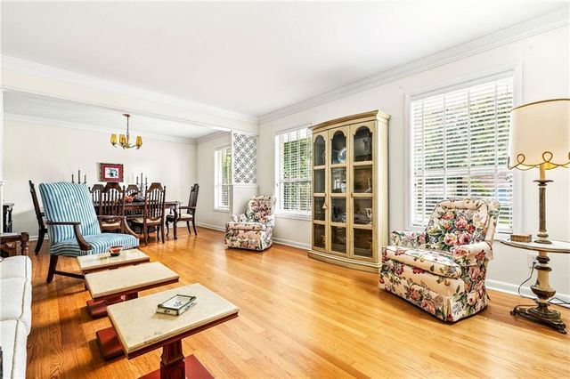 2338 Kings Point Drive, Dunwoody, GA 30338