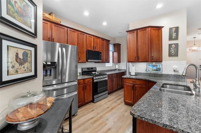 216 FOXGLOVE WAY, Deland, FL 32724