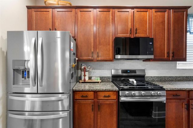 216 FOXGLOVE WAY, Deland, FL 32724