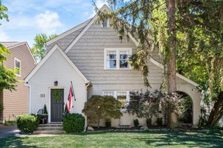 111 W Henderson Road, Columbus, OH 43214