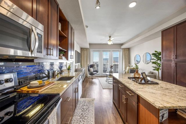 3201 Esperanza Crossing 317, Austin, TX 78758