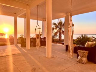 1466 Seaside Circle, Navarre, FL 32566