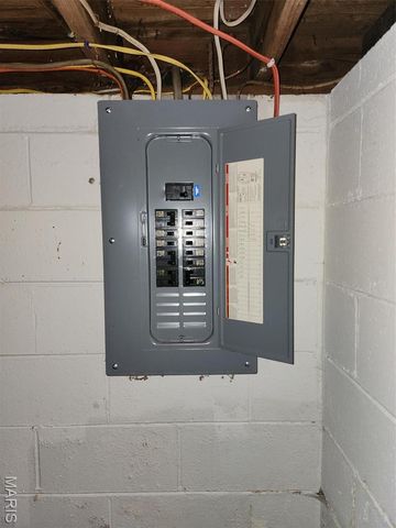 6531 Mount Avenue, Hillsdale, MO 63121