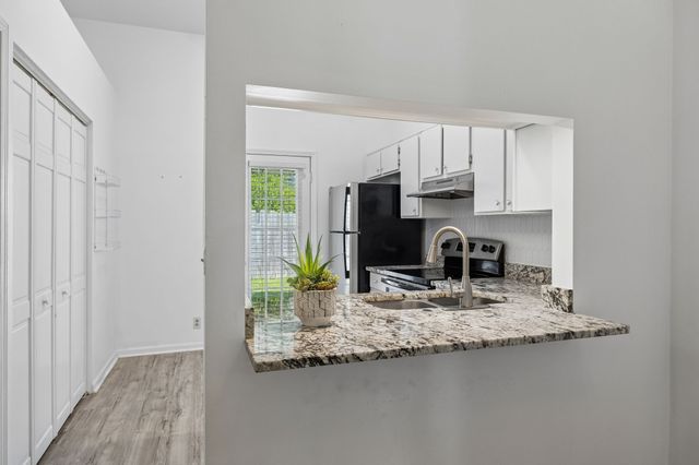 1006 Valley Dr, Goodlettsville, TN 37072