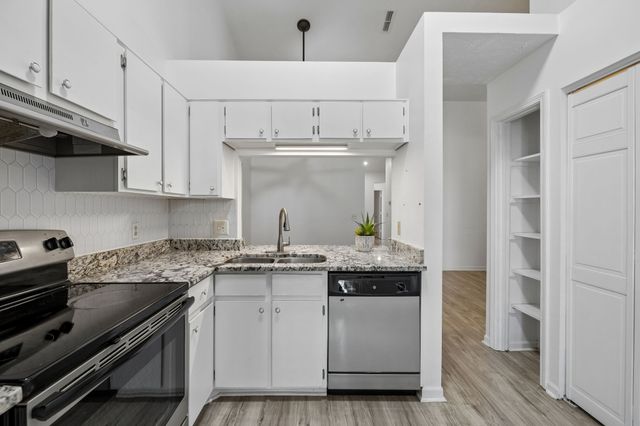 1006 Valley Dr, Goodlettsville, TN 37072