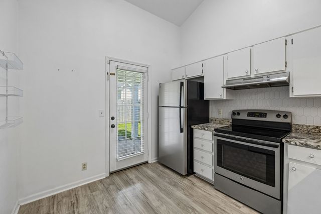 1006 Valley Dr, Goodlettsville, TN 37072