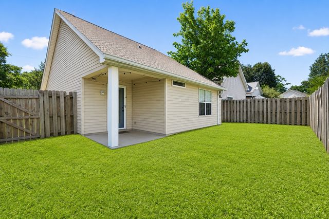 1006 Valley Dr, Goodlettsville, TN 37072