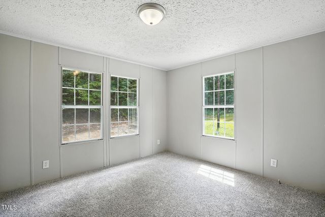 330 Sycamore Lane, Henderson, NC 27537