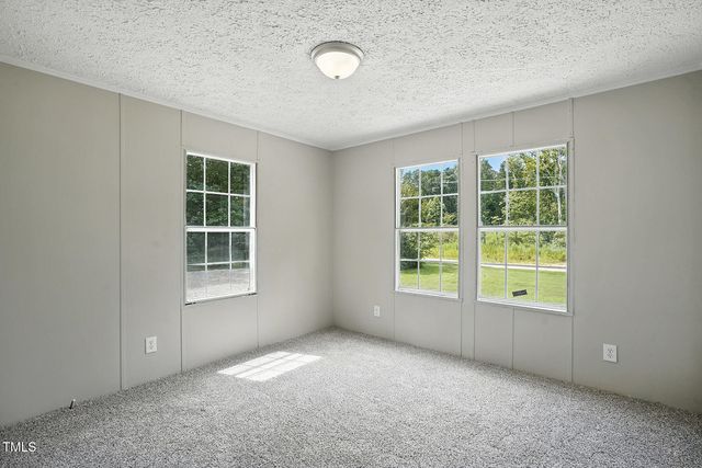 330 Sycamore Lane, Henderson, NC 27537