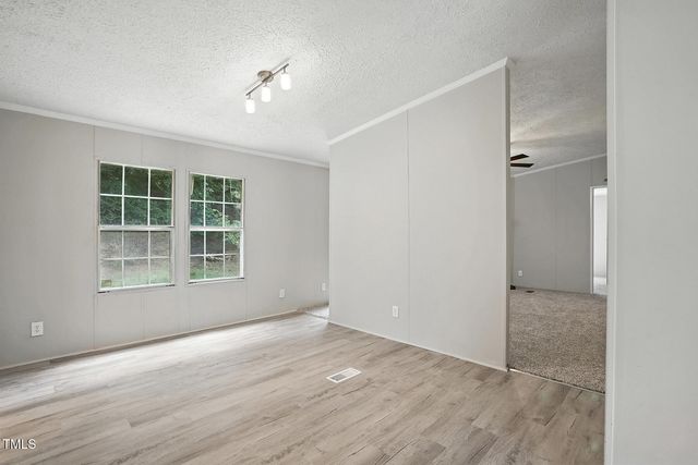 330 Sycamore Lane, Henderson, NC 27537