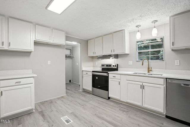 330 Sycamore Lane, Henderson, NC 27537