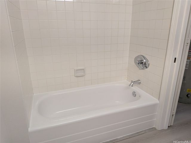 91-1165 Kamaaha Loop 14H, Kapolei, HI 96707