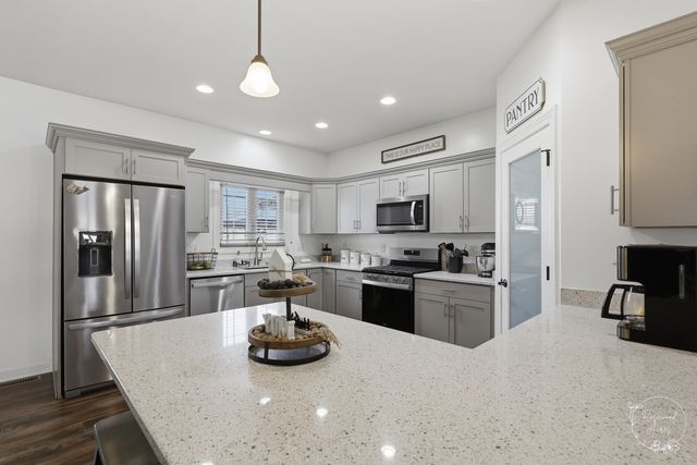 2020 Summerfield Lane, Bourbonnais, IL 60914