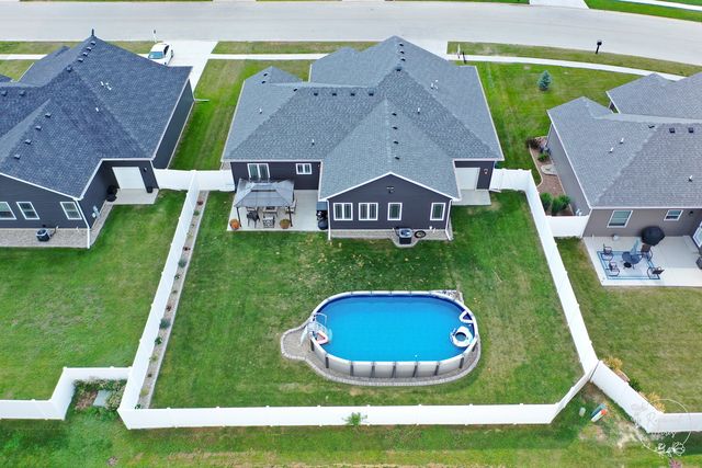 2020 Summerfield Lane, Bourbonnais, IL 60914