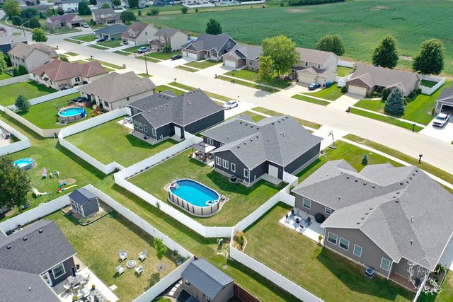 2020 Summerfield Lane, Bourbonnais, IL 60914