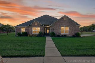 5205 Barnett Avenue, Bartlesville, OK 74006