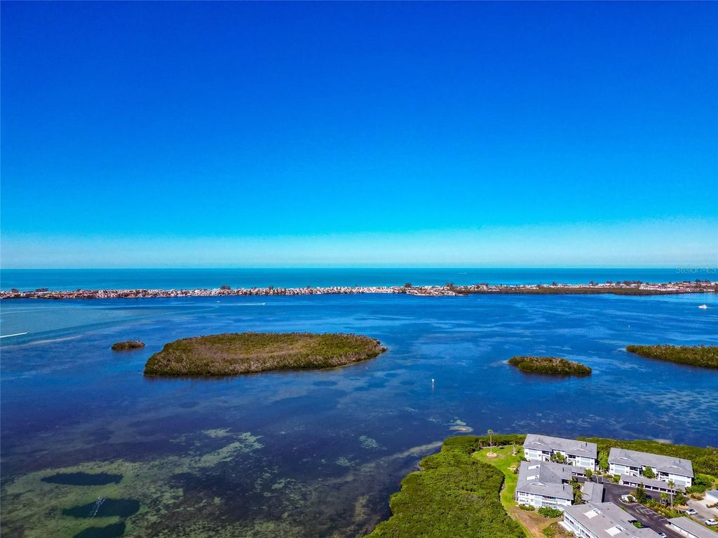 Image 3 of property listing at 1389 PERICO POINTE CIR CIRCLE 140, Bradenton, FL 34209