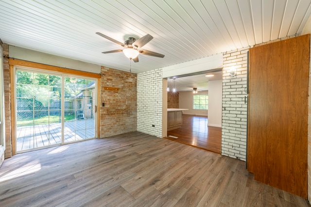 820 N 350 E, Valparaiso, IN 46383