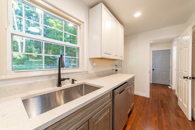 820 N 350 E, Valparaiso, IN 46383