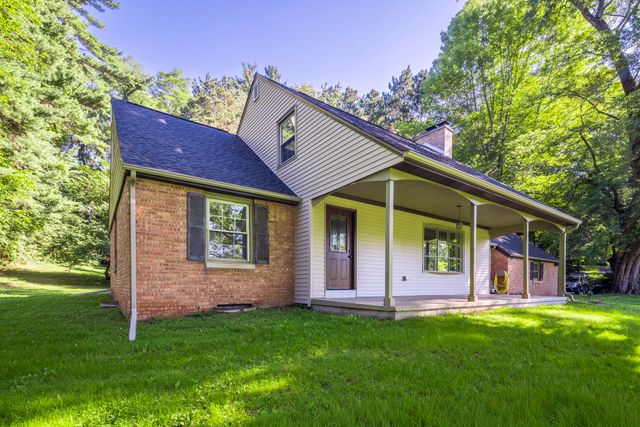 820 N 350 E, Valparaiso, IN 46383