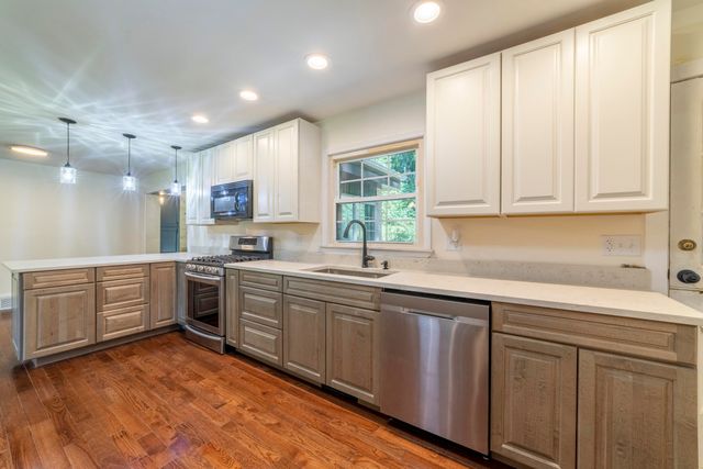 820 N 350 E, Valparaiso, IN 46383