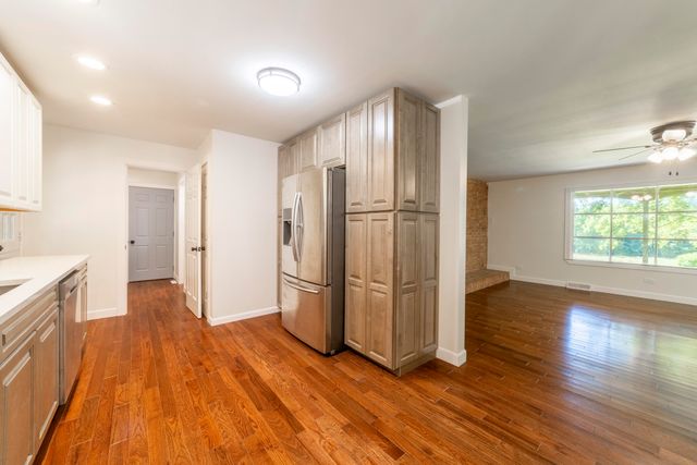 820 N 350 E, Valparaiso, IN 46383