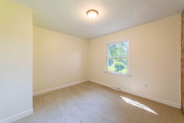 820 N 350 E, Valparaiso, IN 46383