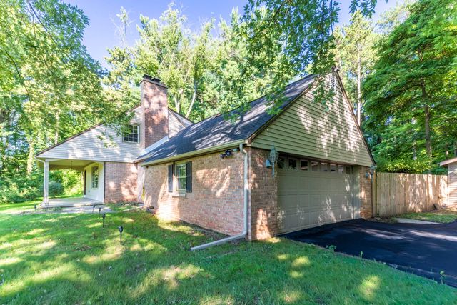 820 N 350 E, Valparaiso, IN 46383