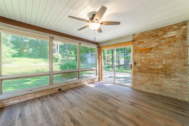 820 N 350 E, Valparaiso, IN 46383