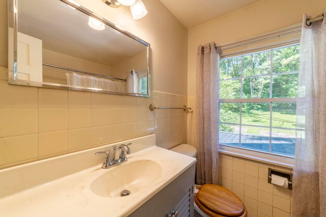 820 N 350 E, Valparaiso, IN 46383