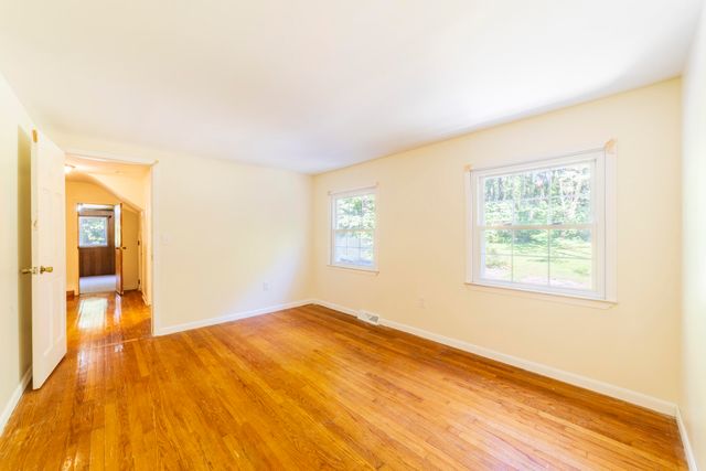 820 N 350 E, Valparaiso, IN 46383