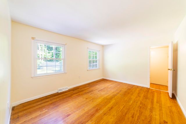 820 N 350 E, Valparaiso, IN 46383