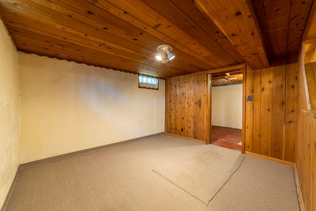 820 N 350 E, Valparaiso, IN 46383