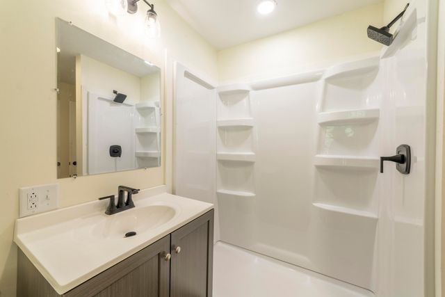 820 N 350 E, Valparaiso, IN 46383