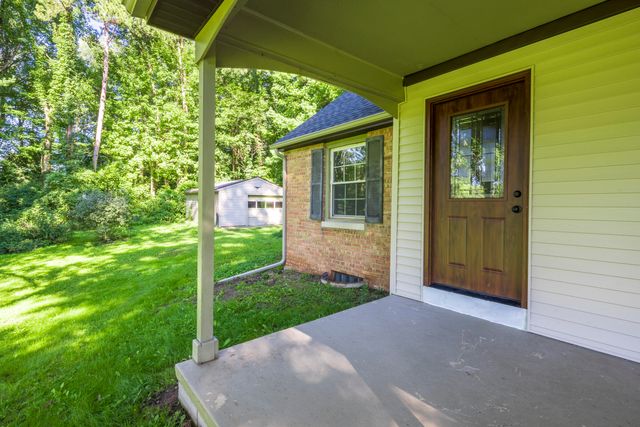 820 N 350 E, Valparaiso, IN 46383