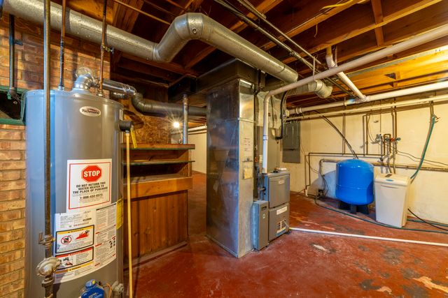 820 N 350 E, Valparaiso, IN 46383