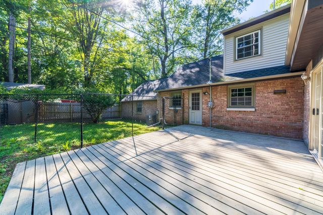 820 N 350 E, Valparaiso, IN 46383