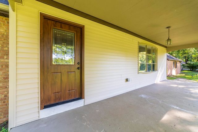 820 N 350 E, Valparaiso, IN 46383