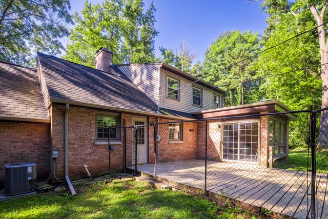 820 N 350 E, Valparaiso, IN 46383