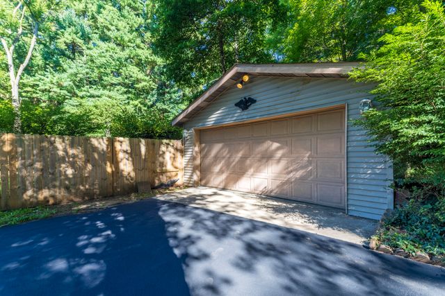 820 N 350 E, Valparaiso, IN 46383