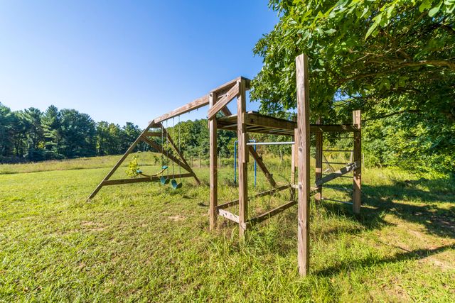 820 N 350 E, Valparaiso, IN 46383